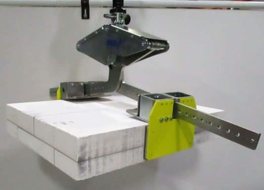 Blocchi e travi in cemento INDEVA permette, grazie alla sua tecnologia all’avanguardia, di aumentare la produttività mantenendone costante il livello durante l’intero turno di lavoro ed, allo stesso tempo, permette una maggiore precisione nel posizionamento di travi e blocchi di cemento.