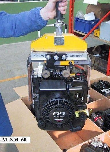 I sistemi INDEVA rappresentano la soluzione perfetta per la movimentazione di componenti del motore elettrico completo , che richiedono movimenti rapidi, fluidi e precisi. Grazie alla sua tecnologia esclusiva, offre numerosi vantaggi, in particolare la capacità di rilevazione e bilanciamento automatici in tempo reale del peso del carico sollevato.