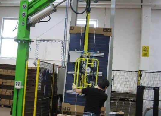 INDEVA è il top di gamma per quanto riguarda le soluzioni per la movimentazione manuale di pannelli solari oggi disponibili sul mercato, perché in grado di garantire sicurezza, ergonomia e produttività come nessun altro manipolatore, agevolatore o dispositivo di sollevamento oggi disponibile.