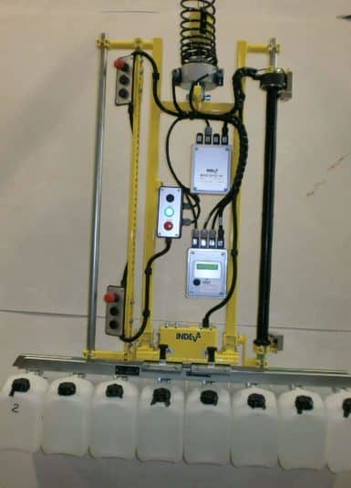 Secchi e Taniche I manipolatori industriali offerti da INDEVA sono sempre più scelti da aziende per la manipolazione del carico per differenti motivi. Sono auto-bilancianti, pertanto permettono la movimentazione di secchi in totale sicurezza, anche quando il peso varia.