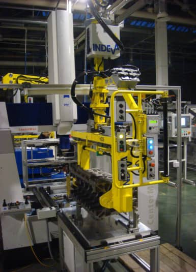 Motore endotermico-testate-basamenti I sistemi INDEVA permettono, grazie alla loro tecnologia all’avanguardia di aumentare la produttività mantenendone costante il livello durante l’intero turno di lavoro ed, allo stesso tempo, permette una maggiore precisione nel posizionamento del motore endotermico.