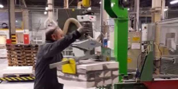 Lift Assist Device with 3 jointed arm Lift Assist Device with 3 jointed arm