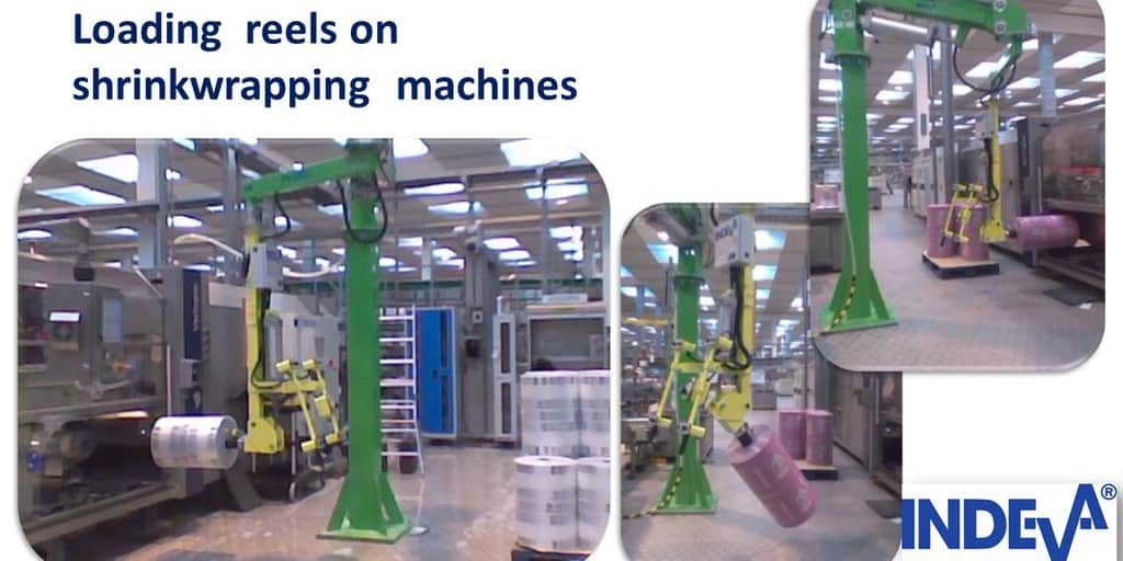 Handling-reels-rolls (2) Le chargement de bobines de film ou de papier sur des machines d'emballage