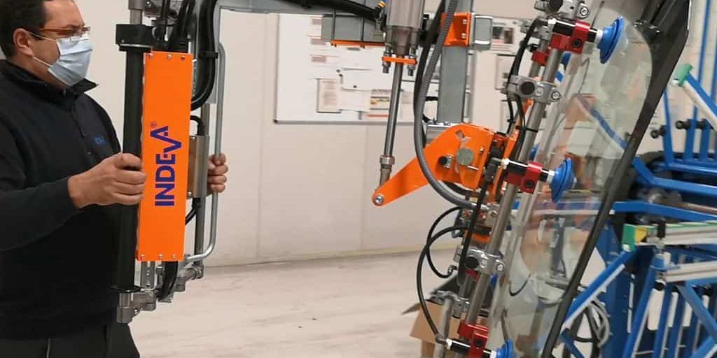 Cattura1 pneumatic manipulator for handling vehicle glass parts