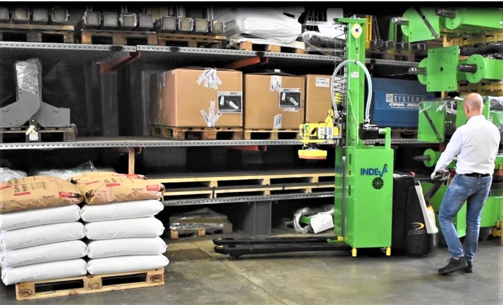 Cattura Mobile manipulaotr for handling sacks in the warehouse