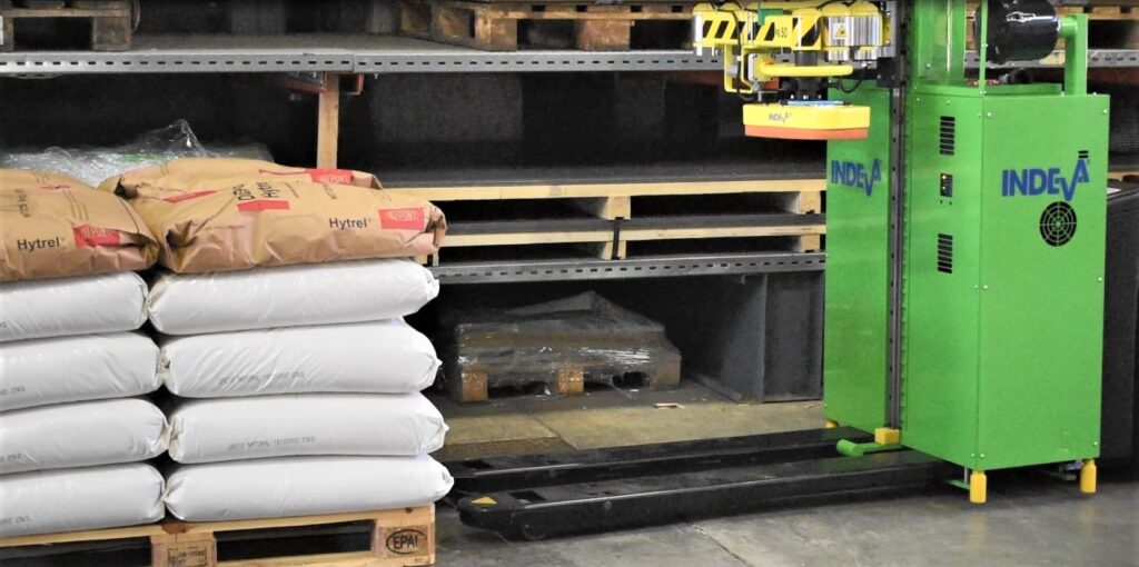 Cattura2 Mobile manipulaotr for handling sacks in the warehouse