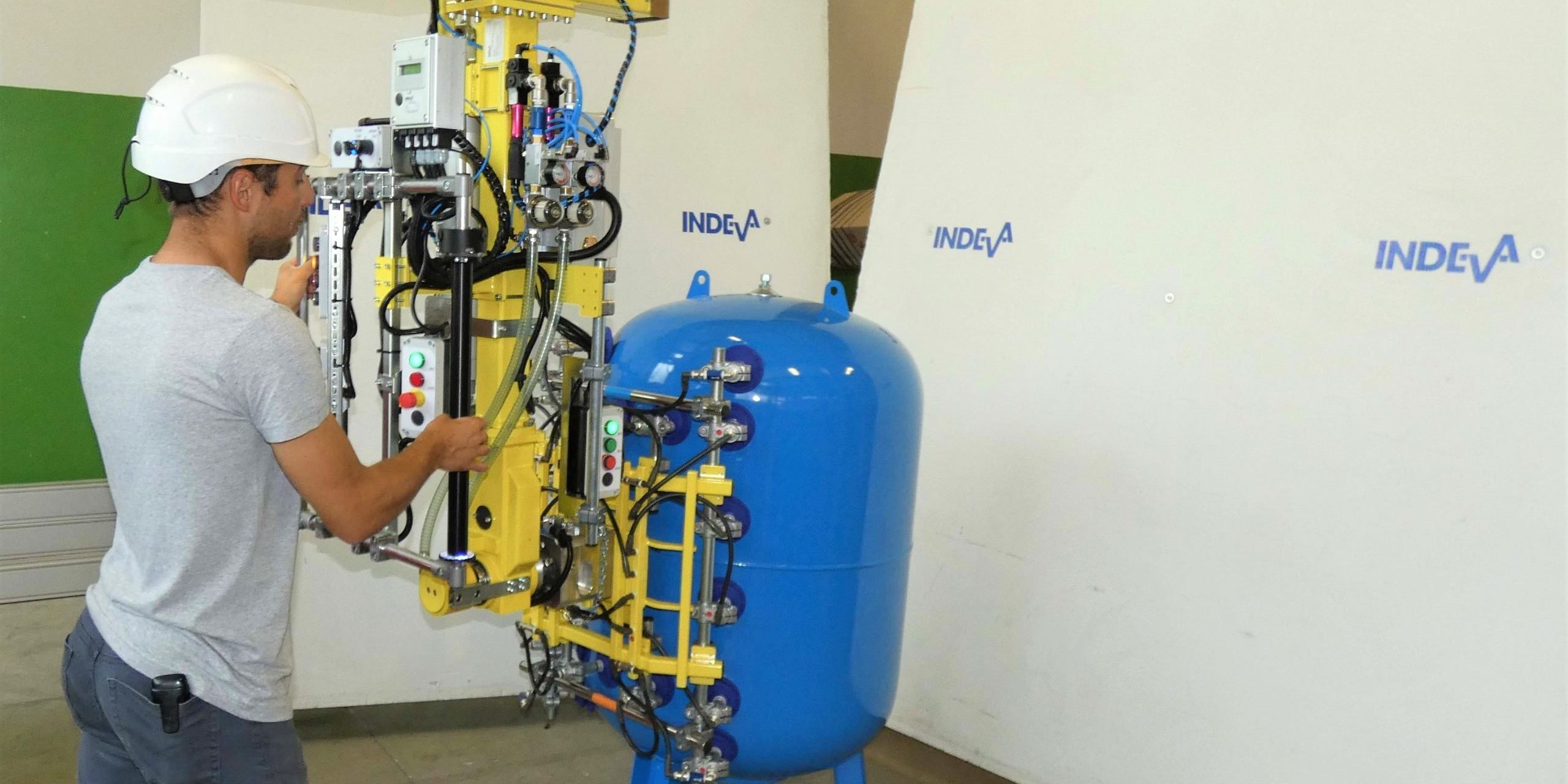 Heat exchangers handling
