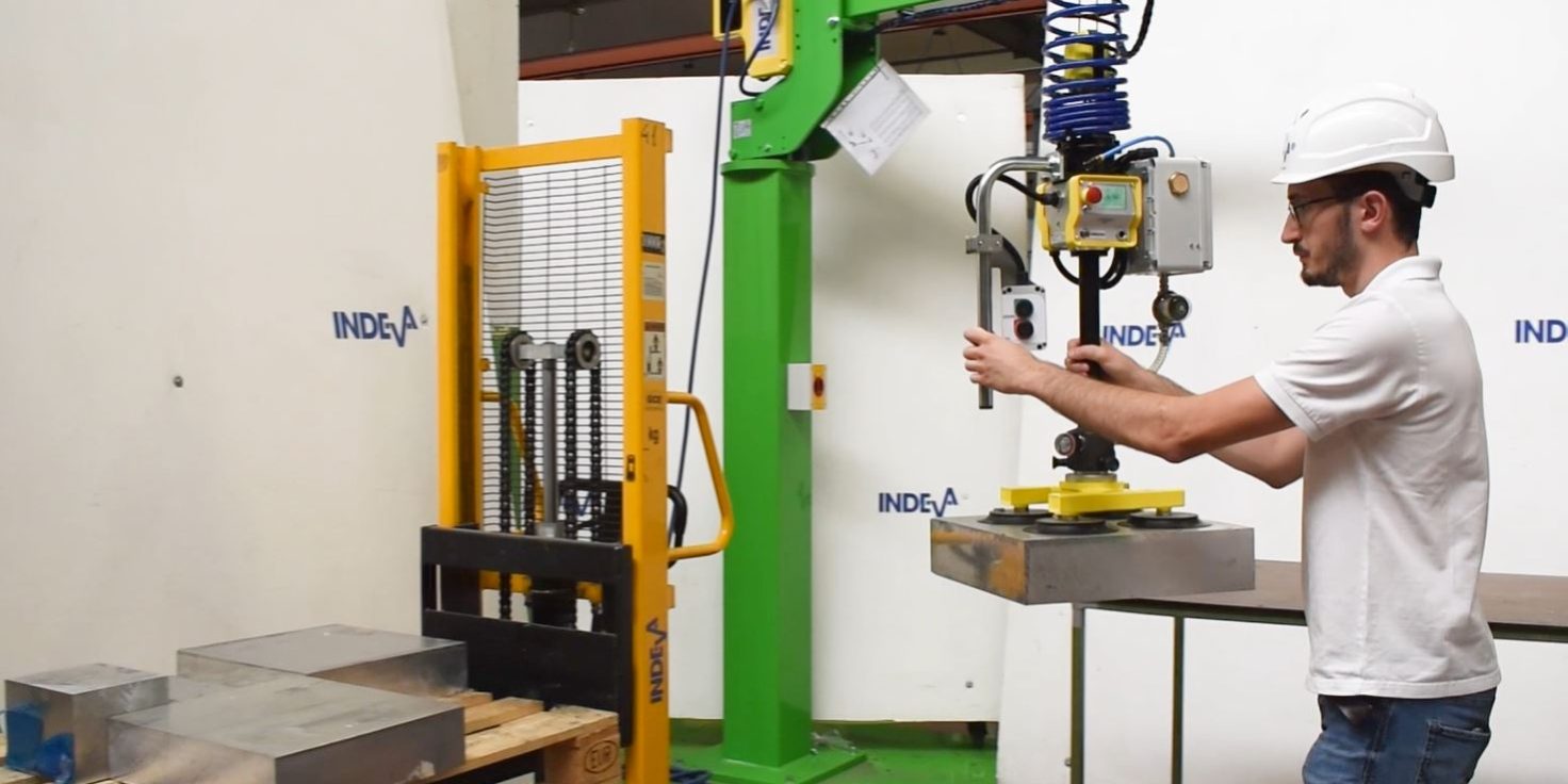 feature image Handling aluminum blocks